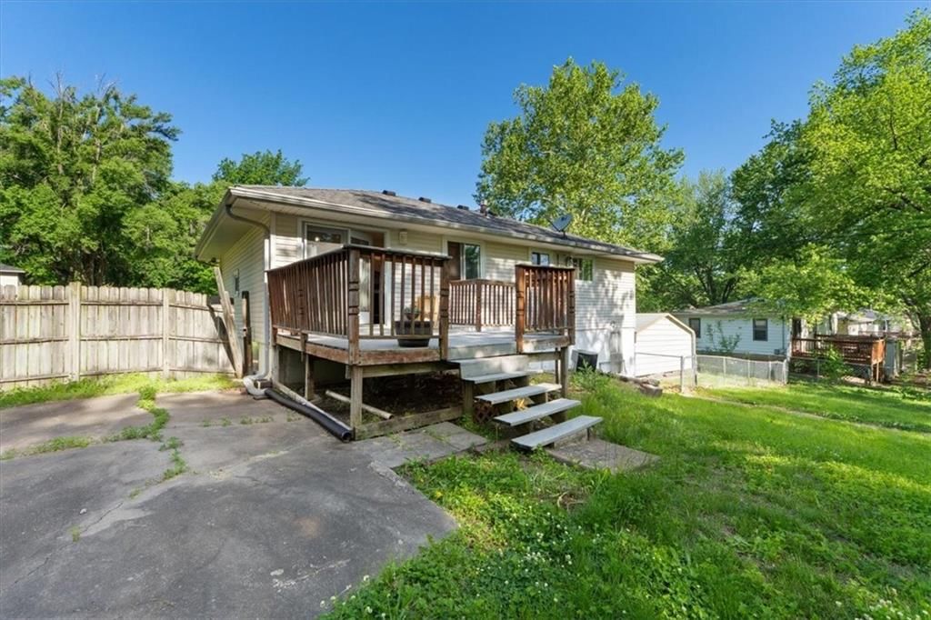 15513 Allen Avenue — photo 17