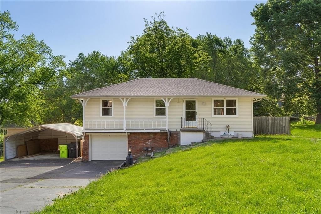15513 Allen Avenue — photo 3