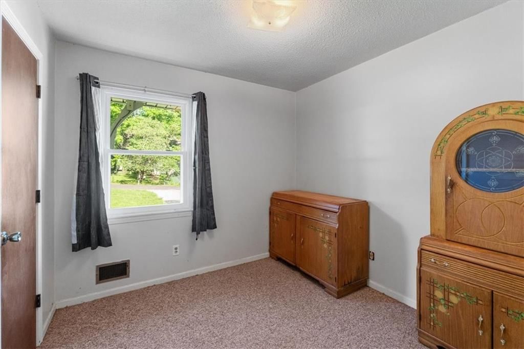 15513 Allen Avenue — photo 10
