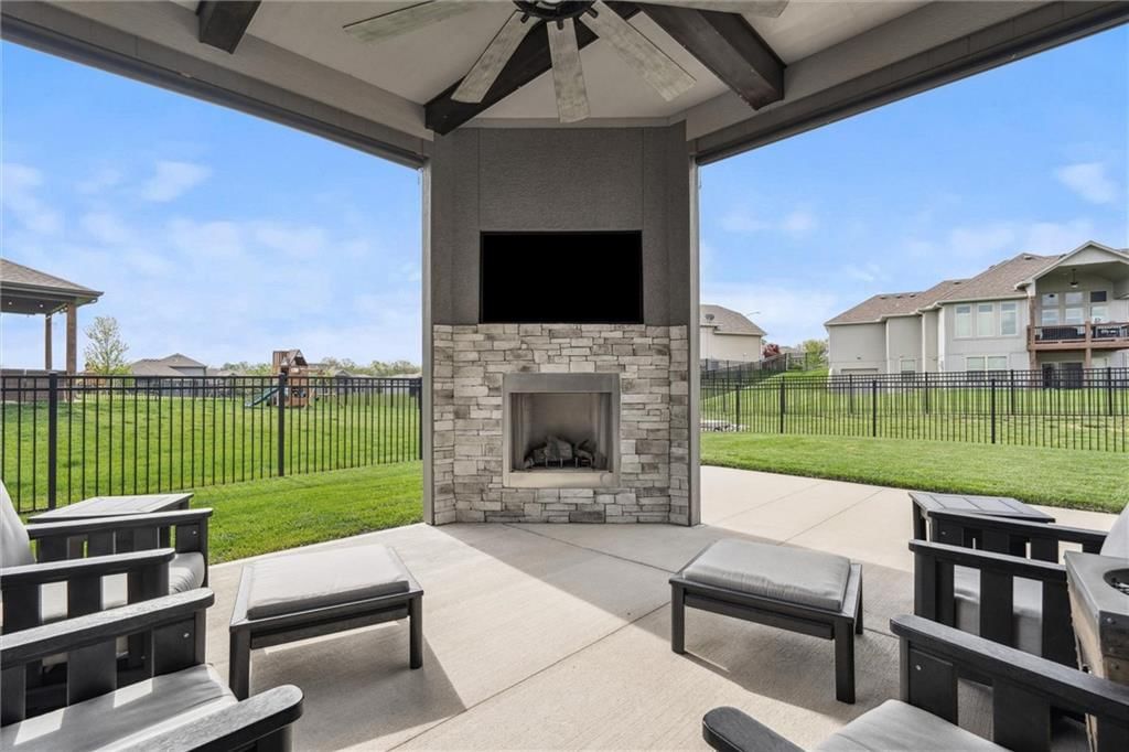 1321 NE Brandywine Road — photo 41