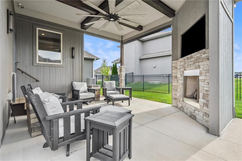 1321 NE Brandywine Road — photo 42