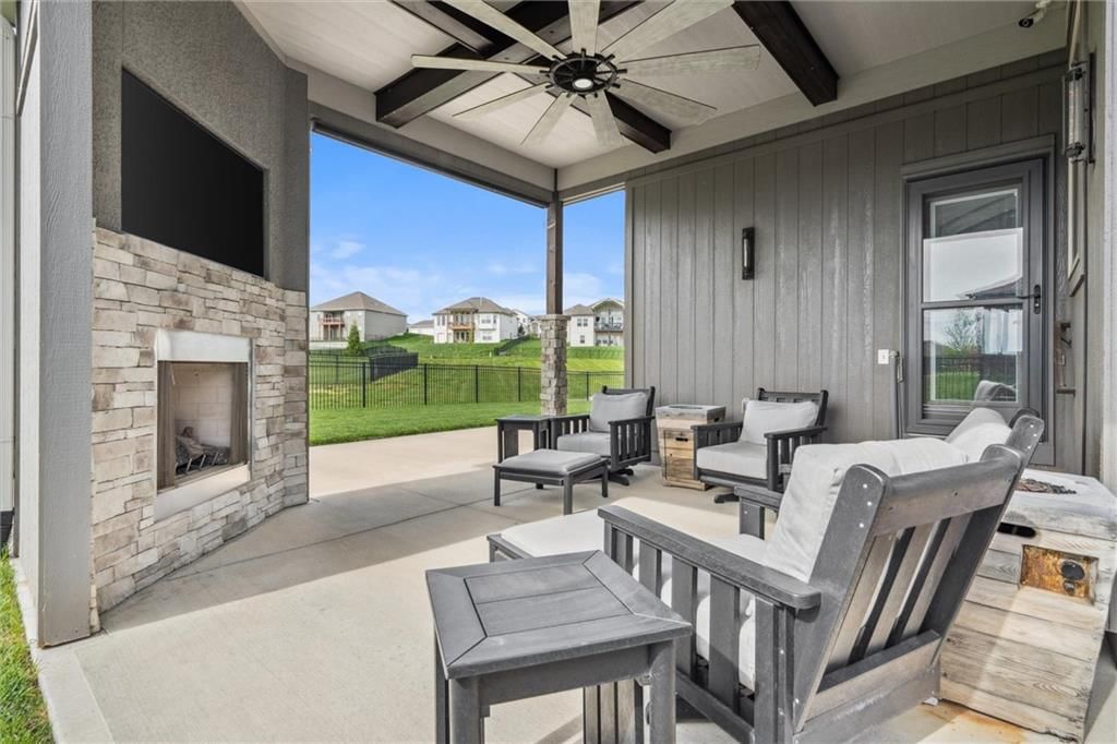1321 NE Brandywine Road — photo 43