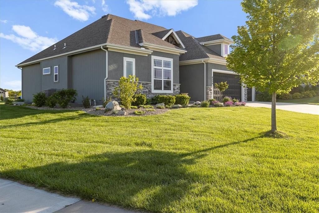 4234 Lakeview Terrace — photo 2