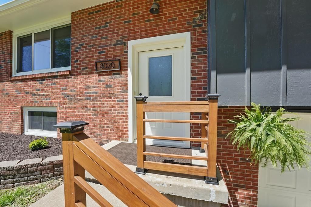 8020 YECKER Avenue — photo 2