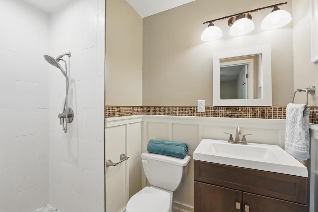 8020 YECKER Avenue — photo 14