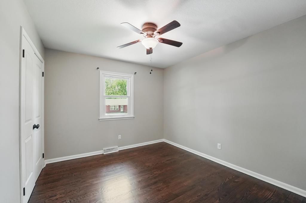 8020 YECKER Avenue — photo 15