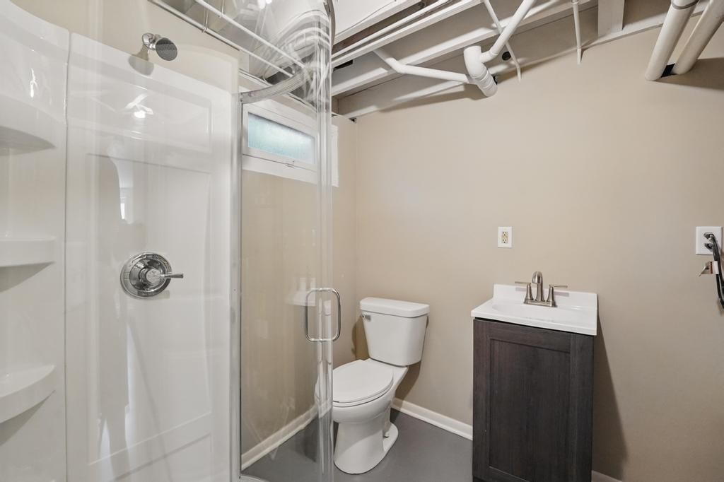 8020 YECKER Avenue — photo 25