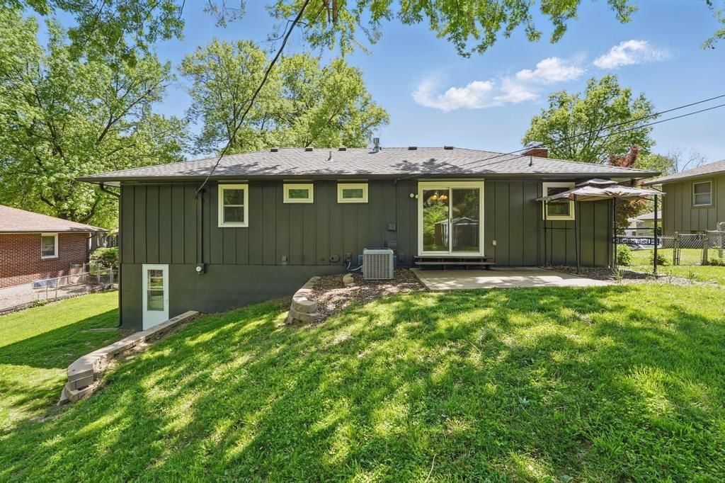 8020 YECKER Avenue — photo 30