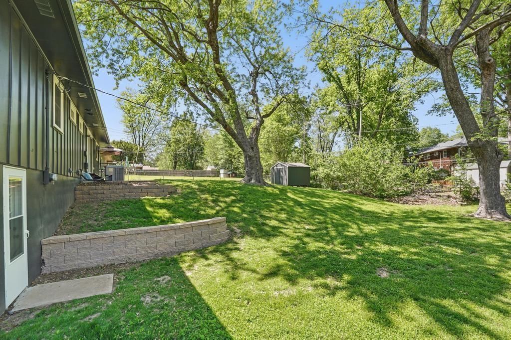 8020 YECKER Avenue — photo 32