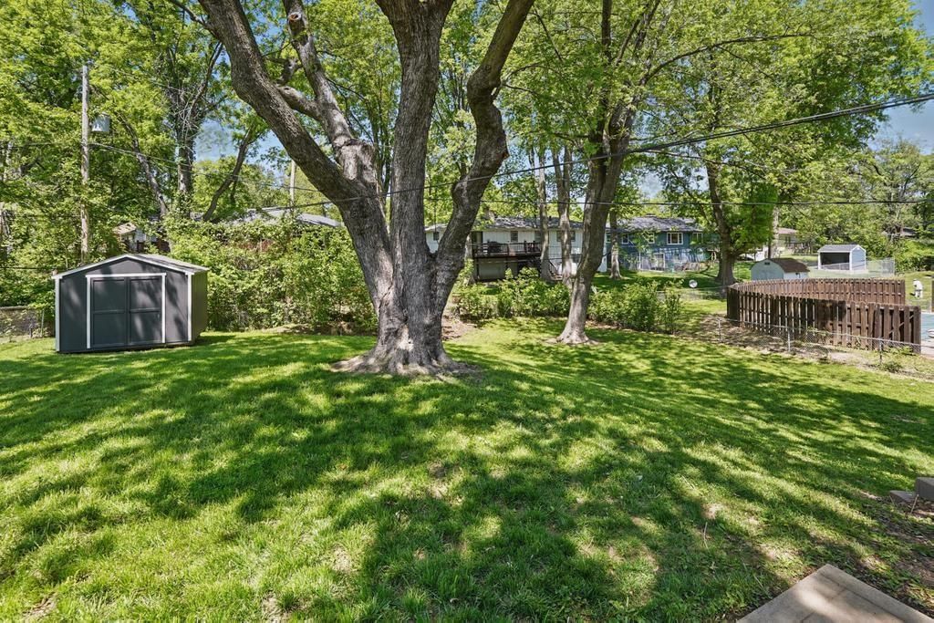 8020 YECKER Avenue — photo 34