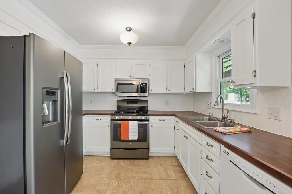 8020 YECKER Avenue — photo 6
