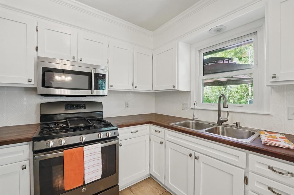 8020 YECKER Avenue — photo 7