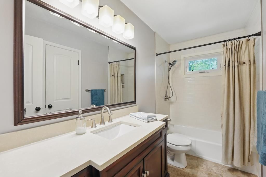 8020 YECKER Avenue — photo 10