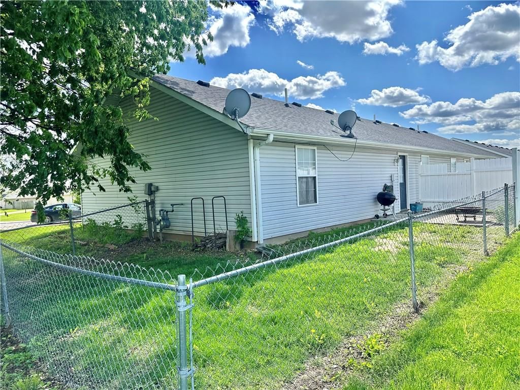 599 SE 105th Road — photo 4