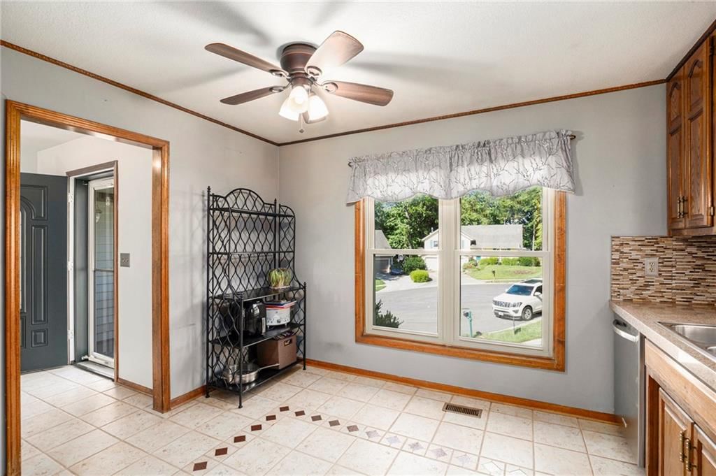 6403 NW Hilldale Drive — photo 11