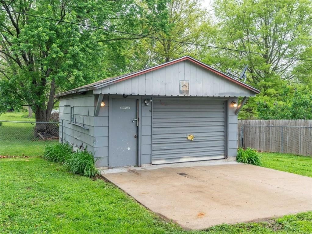 2924 S 29th Street — photo 16
