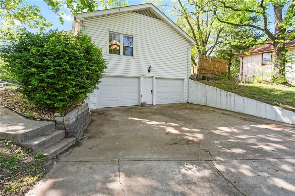 6423 NW Melody Lane — photo 25