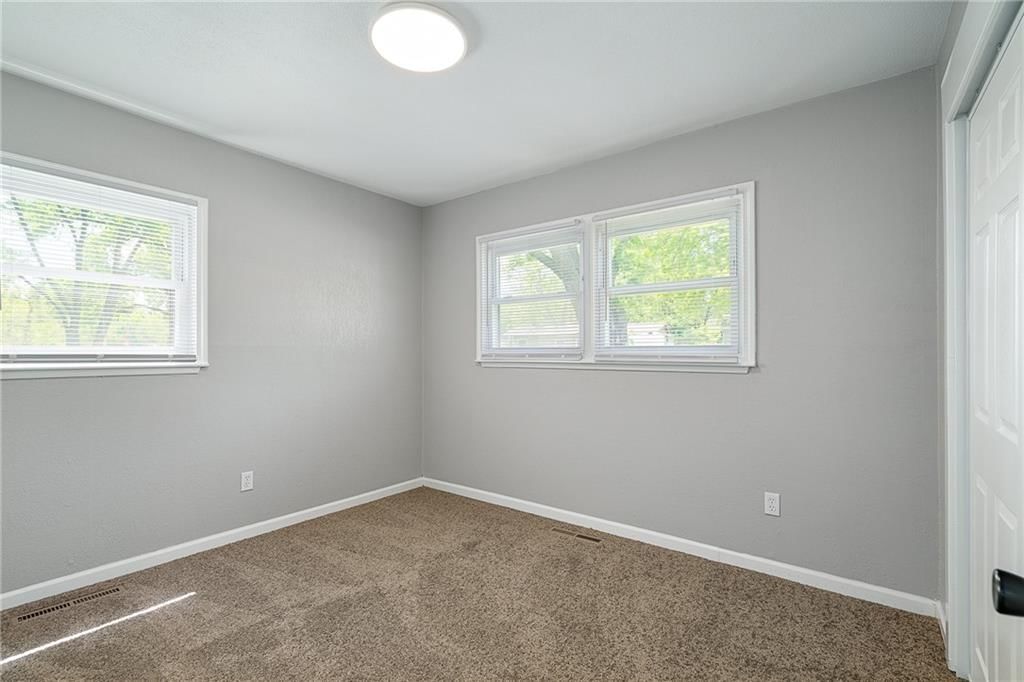 2709 S 52nd Street — photo 14