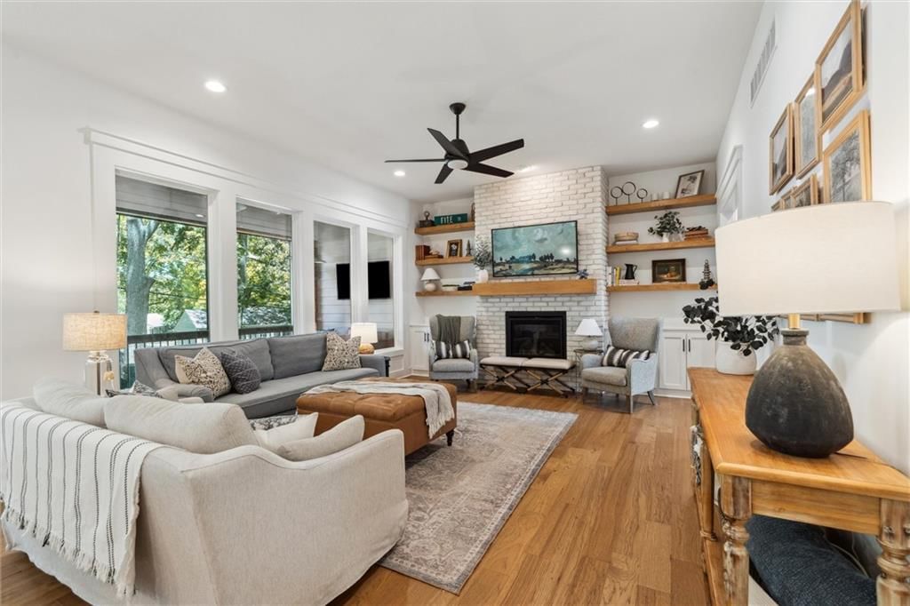 2704 W 74th Street — photo 8
