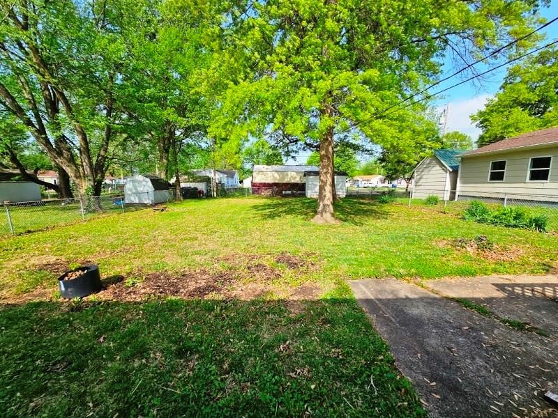 2416 Greenwood Lane — photo 18