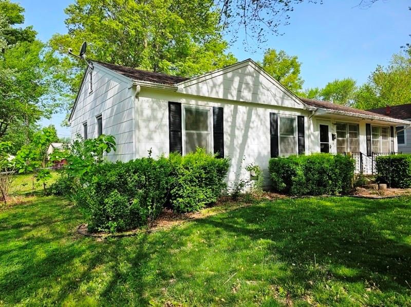 2416 Greenwood Lane — photo 3