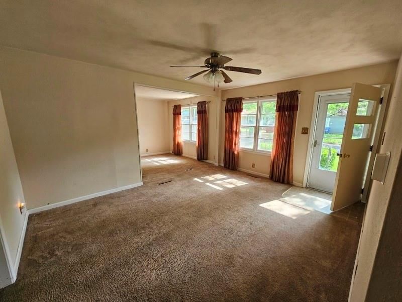 2416 Greenwood Lane — photo 4