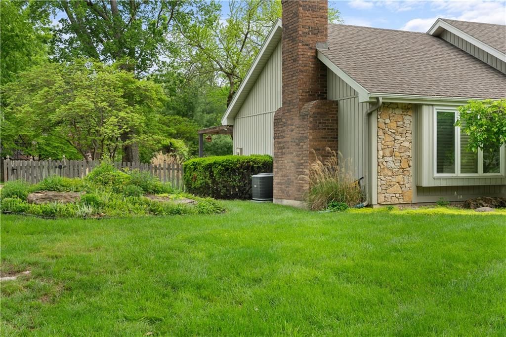 1101 NW Timber Ridge — photo 30