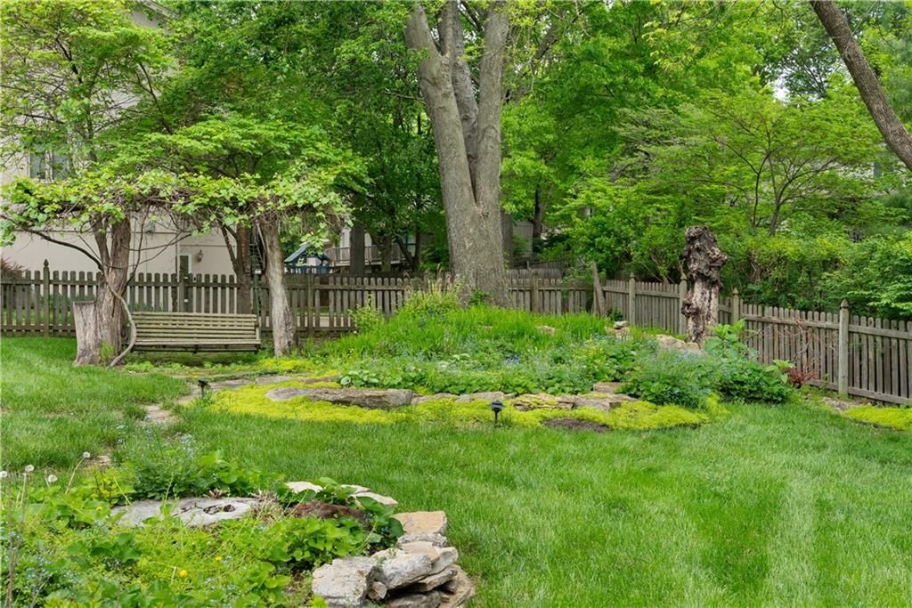 1101 NW Timber Ridge — photo 32