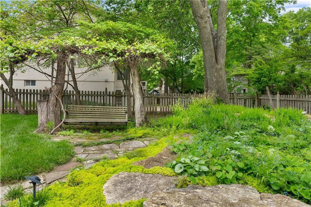 1101 NW Timber Ridge — photo 34