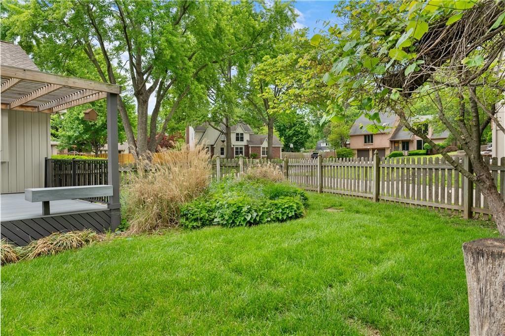 1101 NW Timber Ridge — photo 37