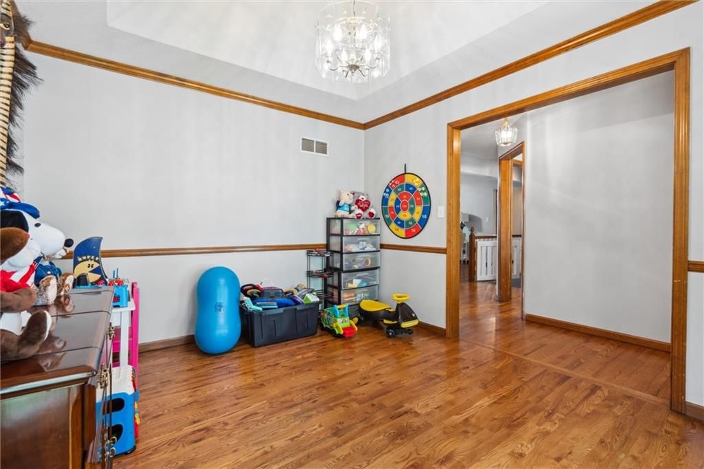 301 N PARK Drive — photo 21