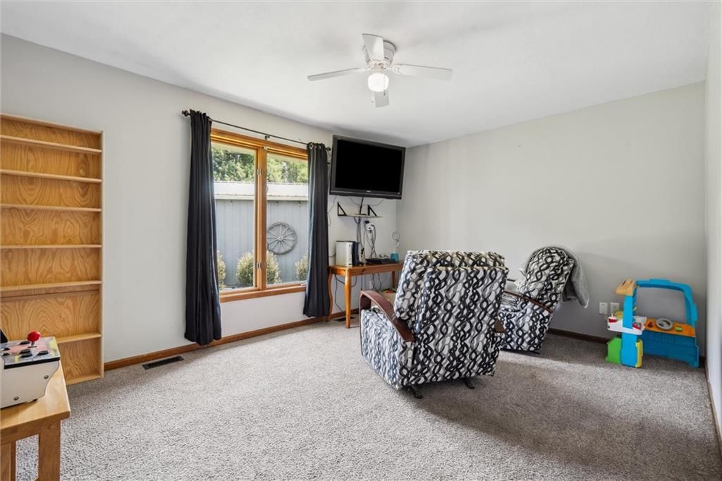 301 N PARK Drive — photo 26