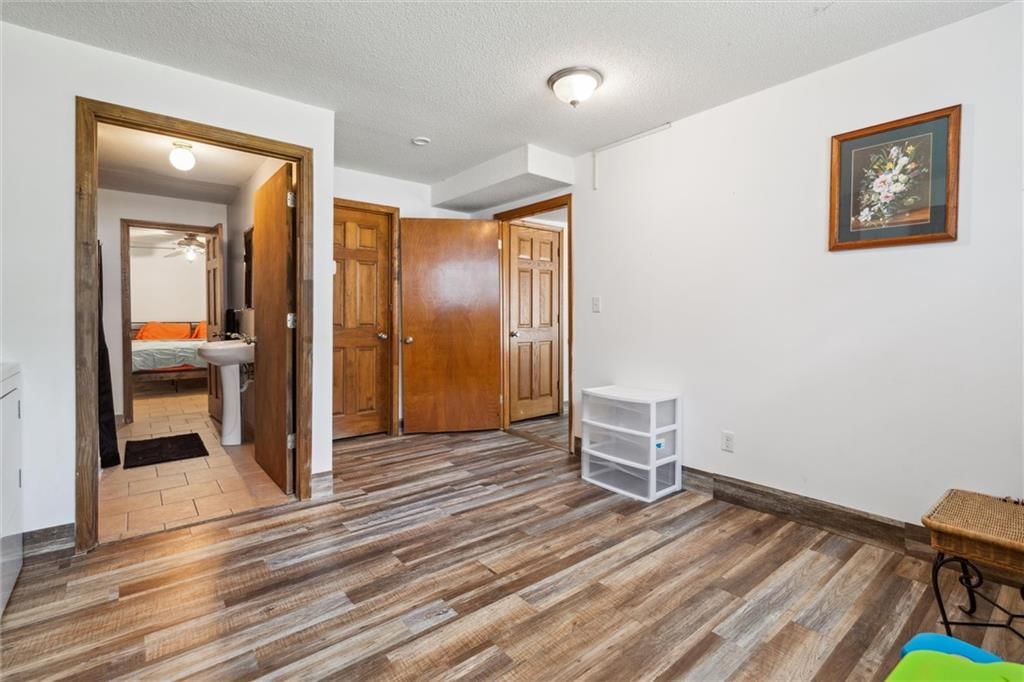 301 N PARK Drive — photo 31
