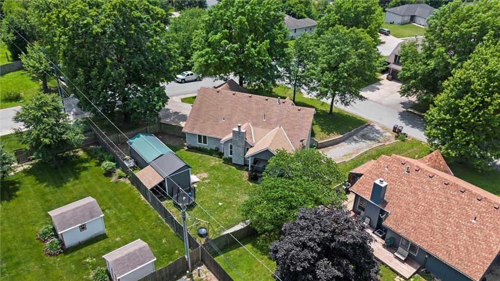 301 N PARK Drive — photo 35