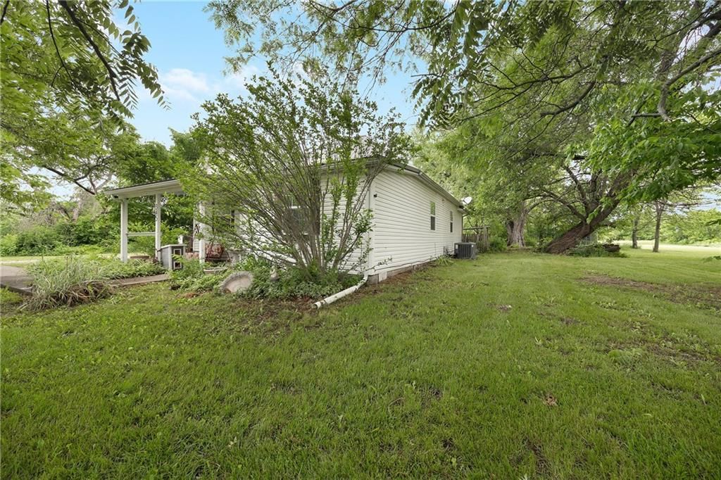 345 SW 100th Road — photo 3