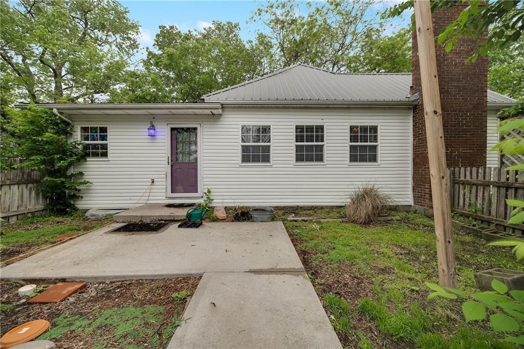 345 SW 100th Road — photo 4