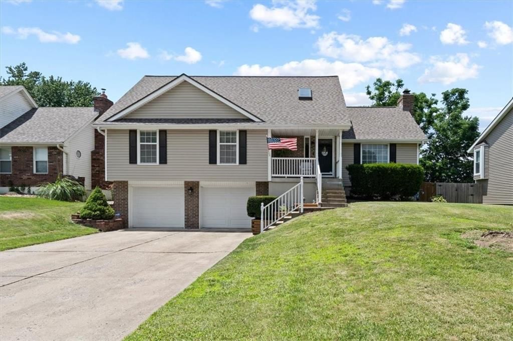 2210 N Salem Drive, Independence, MO