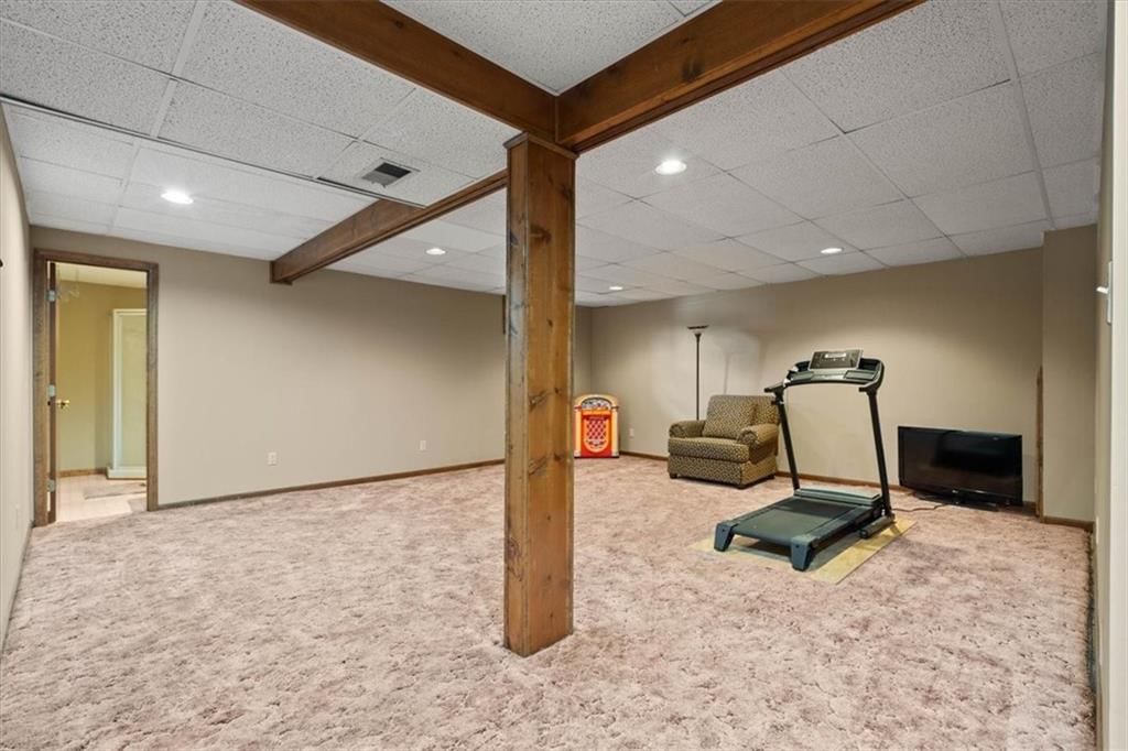 2210 N Salem Drive — photo 15
