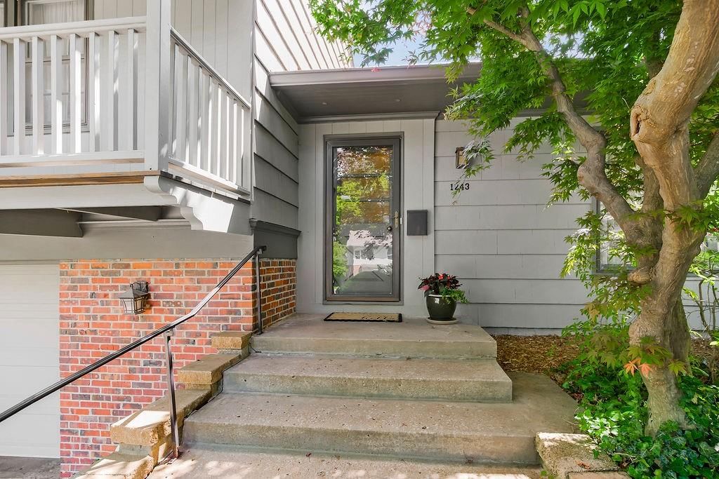 1243 W 67th Terrace — photo 2