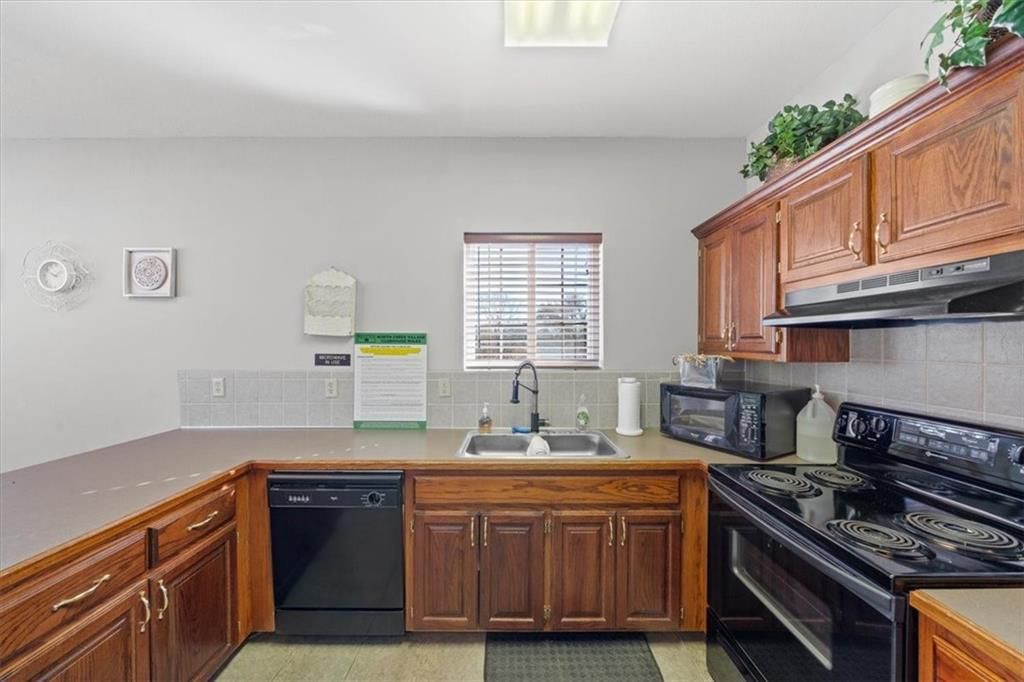 7812 NW 122nd Street — photo 44