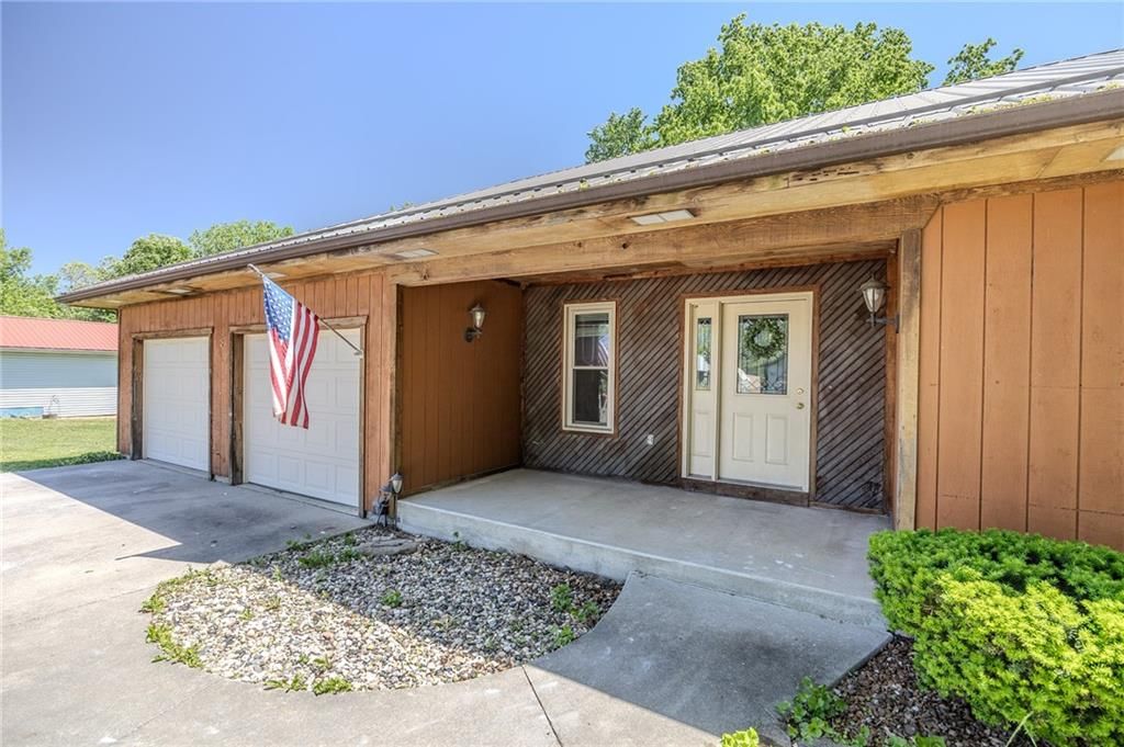 2 Sunset Drive — photo 2