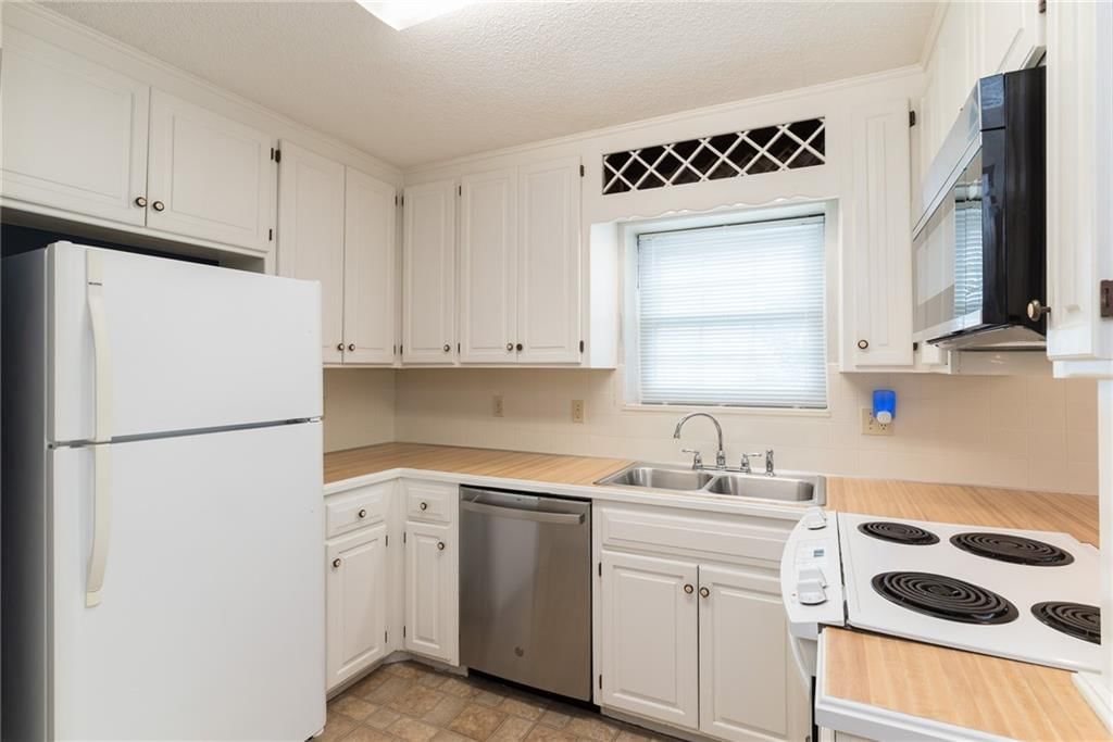 11306 Oak Street — photo 11