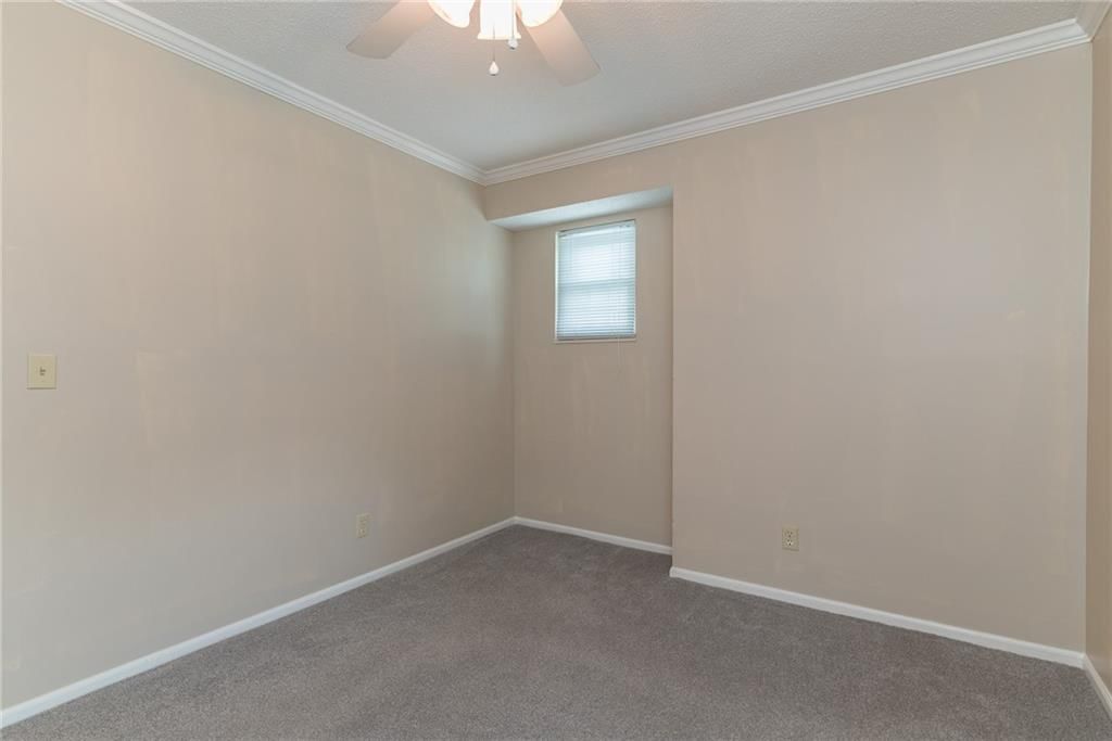 11306 Oak Street — photo 18