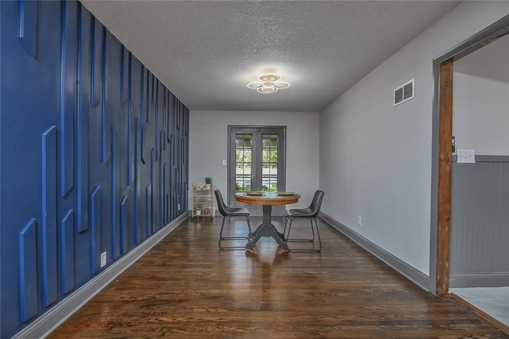4512 Claremont Avenue — photo 8