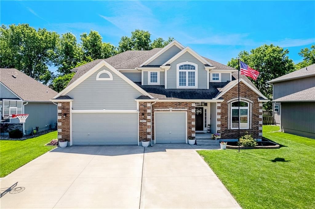 2817 SE Jennifer Drive — photo 3