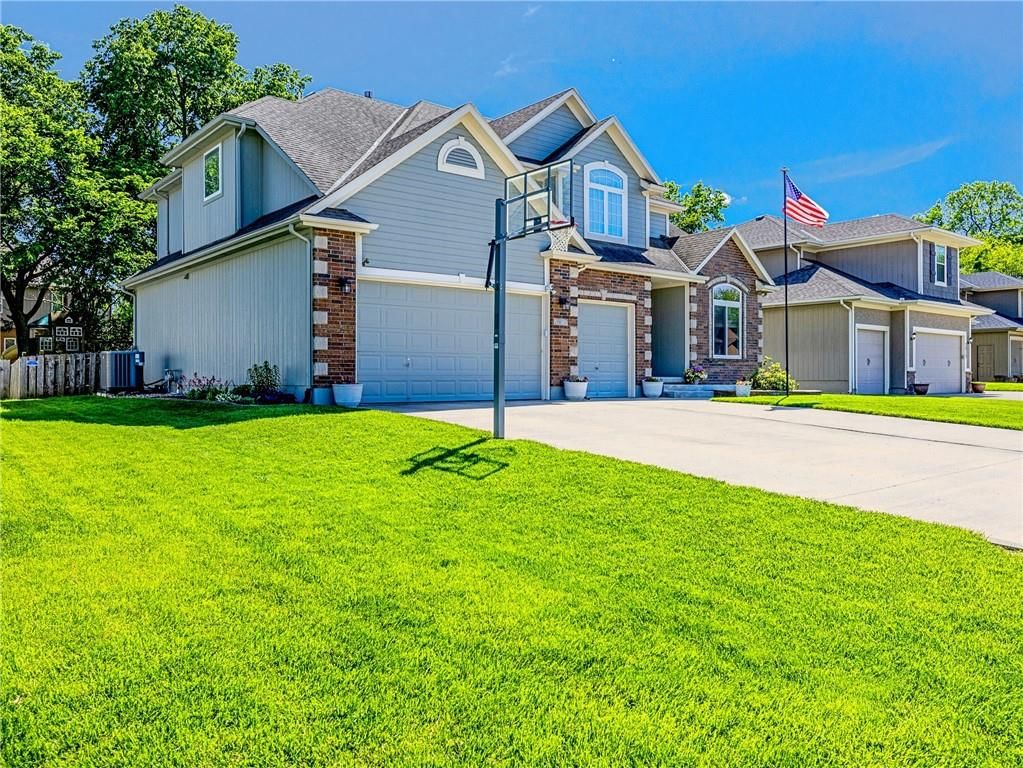 2817 SE Jennifer Drive — photo 4