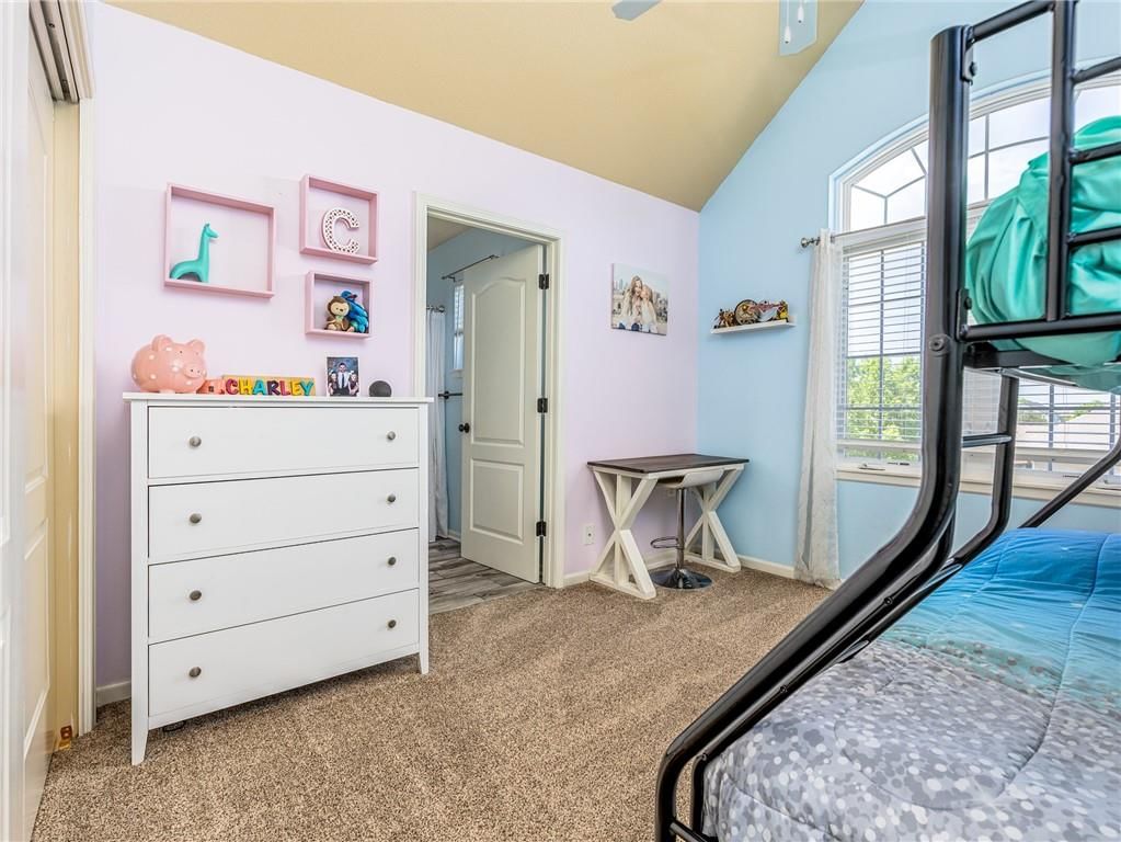 2817 SE Jennifer Drive — photo 32