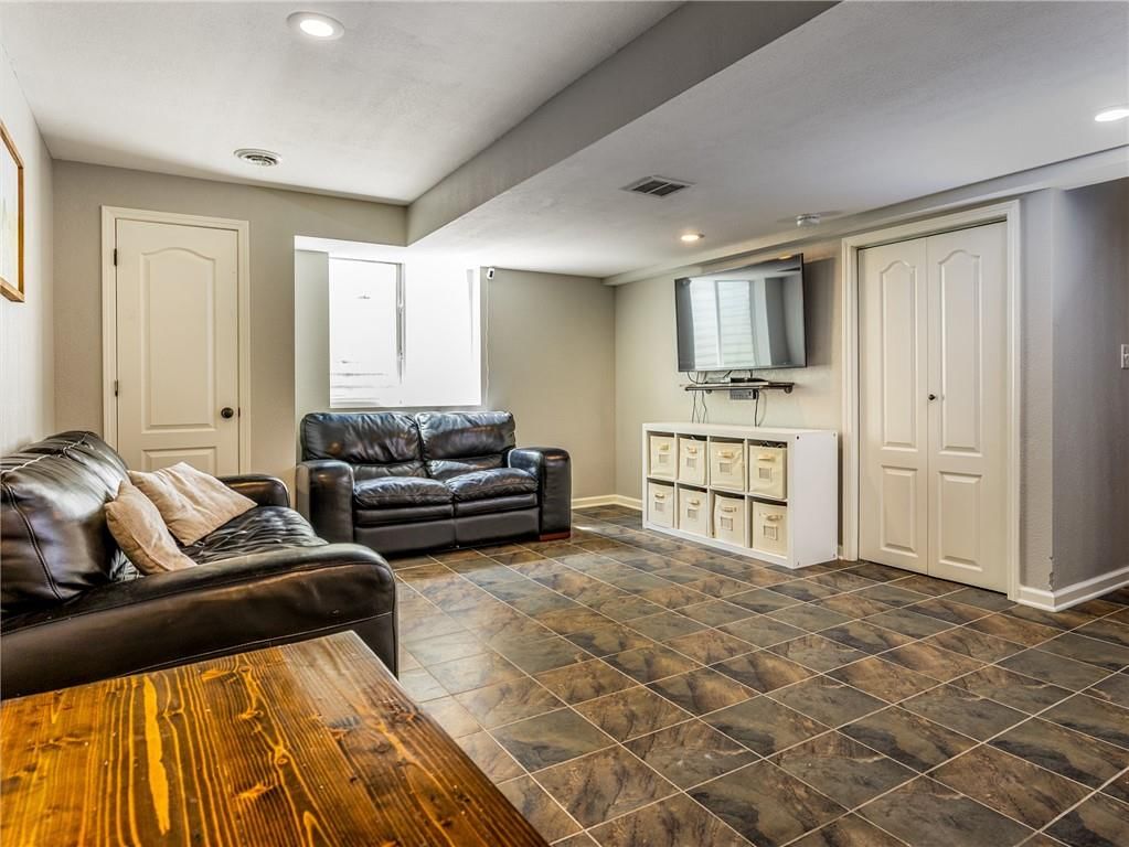2817 SE Jennifer Drive — photo 36