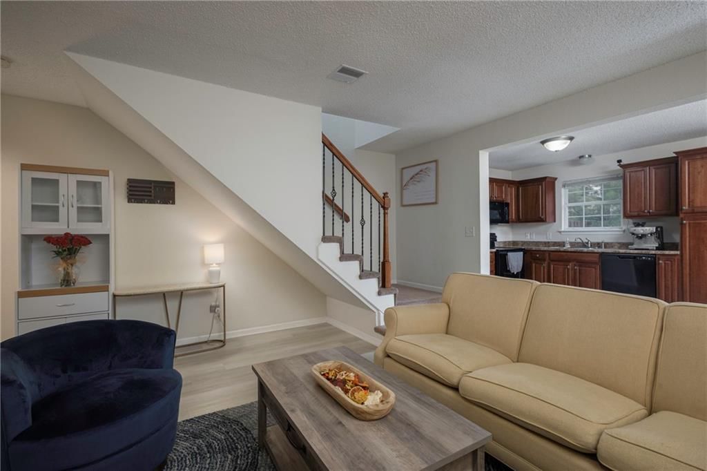 5504 NW Downing Street — photo 7