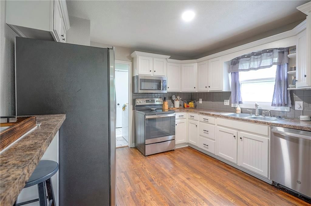 6148 Sloan Avenue — photo 11